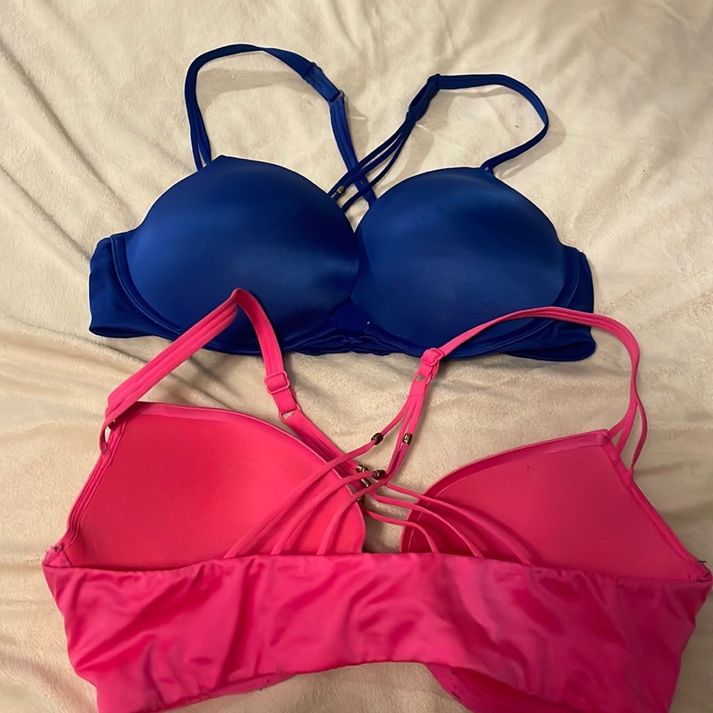 2 Victoria Secret Very Sexy Push Up front close Bras